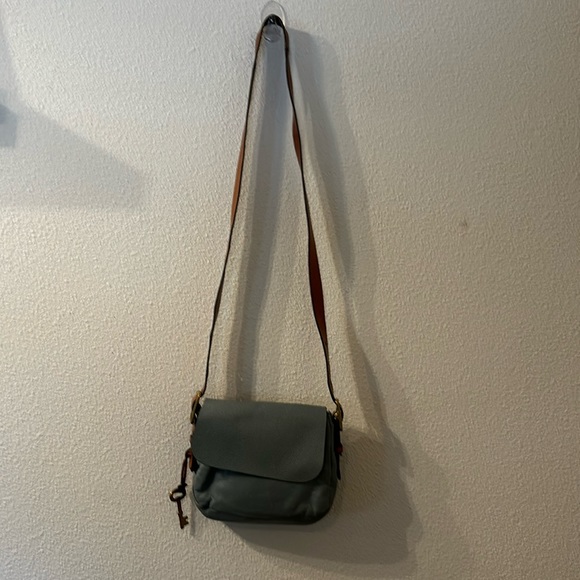 Fossil genuine leather blue crossbody with long adjustable strap - Picture 1 of 7